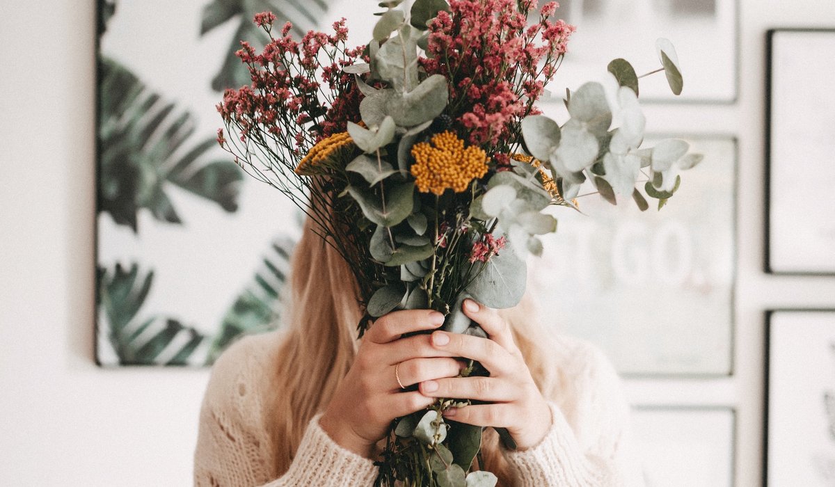 Vilka blommor ska man ge till en som tar studenten?